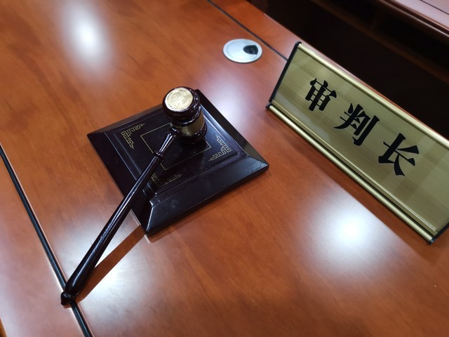 长期虐待酿成悲剧！老人不堪虐待自杀儿媳被判二缓三